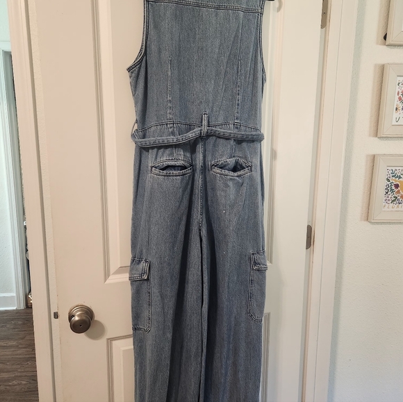 Universal Thread Sleeveless Denim Jumpsuit with Belt - Picture 4 of 4